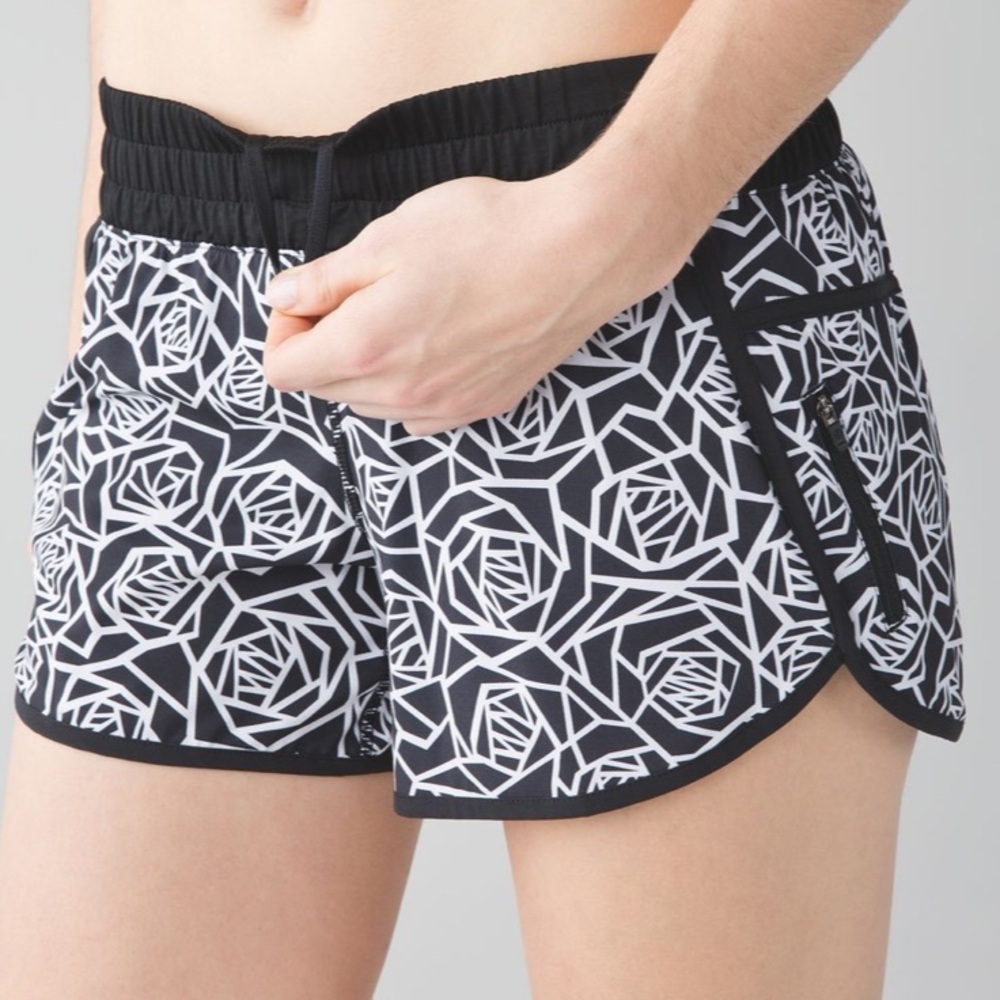Lululemon Tracker Short, Black + White | Size 4, 4”